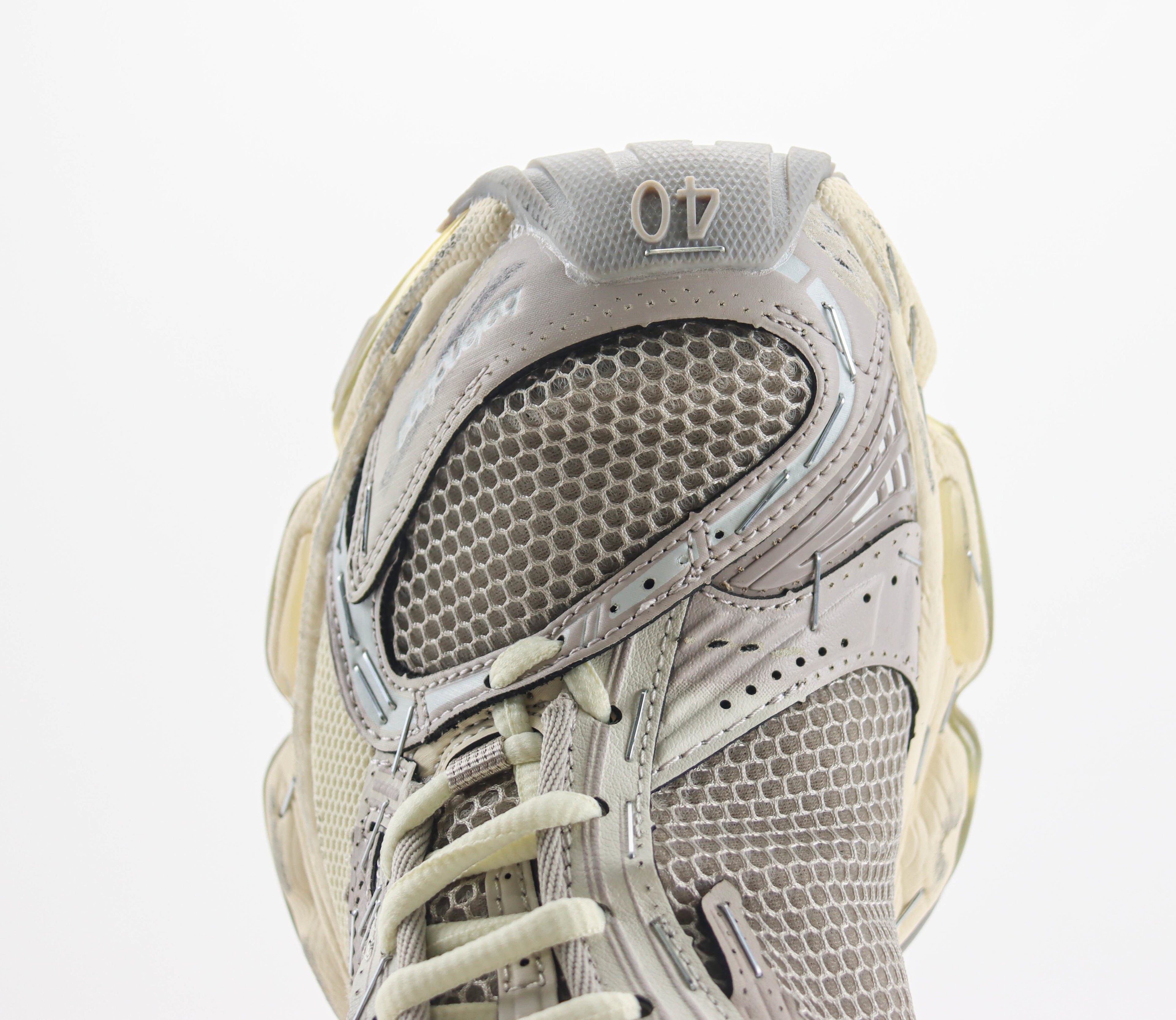 Balenciaga Strapler Low Beige